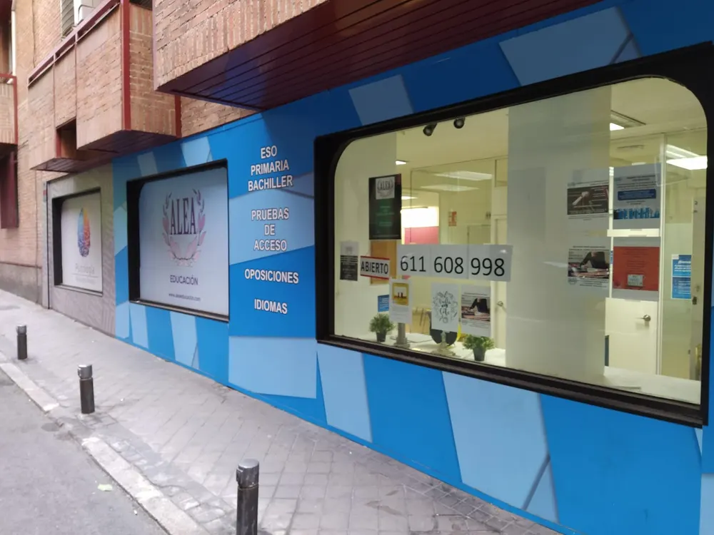 Fachada de Método NMV Fuente del Berro (Academia ALEA) en la calle Fundadores 18, Madrid